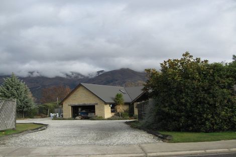 Photo of property in 15 Waimana Place, Wanaka, 9305