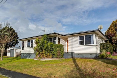 Photo of property in 1 Cedar Place, Hillcrest, Hamilton, 3216