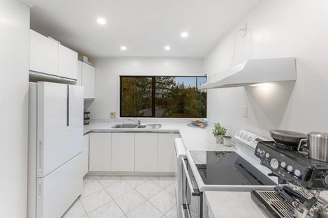 Photo of property in 2/18 Atlantis Place, Totara Vale, Auckland, 0629