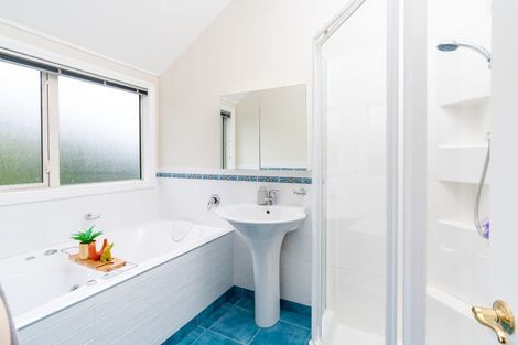 Photo of property in 35 Eucalyptus Way, Nikau Valley, Paraparaumu, 5032