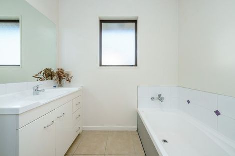 Photo of property in 48 Rob Roy Lane, Wanaka, 9305