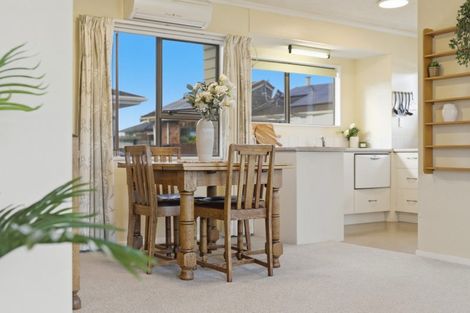 Photo of property in 6a Compton Place, Mount Maunganui, 3116