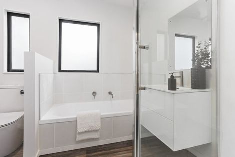 Photo of property in 16b Wilkie Place, Mount Wellington, Auckland, 1060