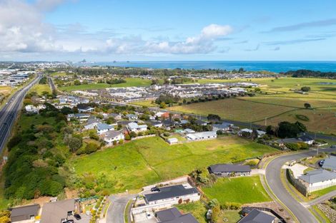 Photo of property in 35 Pohutukawa Place, Bell Block, New Plymouth, 4312