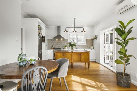 Photo of property in 16 Achilles Crescent, Narrow Neck, Auckland, 0624