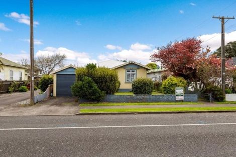 Photo of property in 21 Disraeli Street, Hawera, 4610