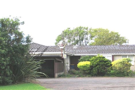 Photo of property in 2/215a Swanson Road, Henderson, Auckland, 0610