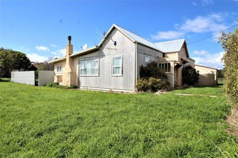 Photo of property in 24 Lovell Road, Woodville, 4998