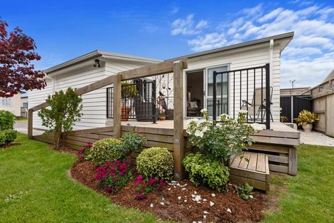 Photo of property in 11 Kamahi Crescent, Papamoa Beach, Papamoa, 3118