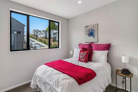 Photo of property in 36 Tokai Place, Glen Eden, Auckland, 0602