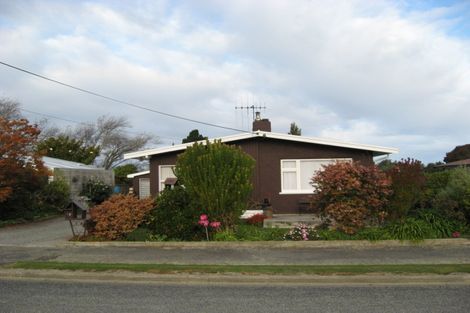 Photo of property in 19 Kenilworth Road, Oamaru North, Oamaru, 9400