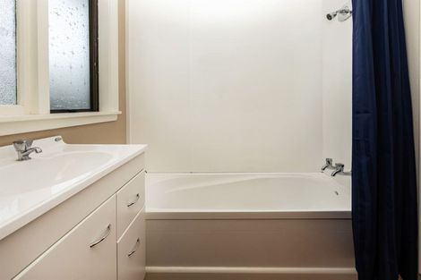 Photo of property in 27 Kenwyn Avenue, St Albans, Christchurch, 8052