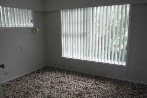 Photo of property in 15 Cumberland Street, Merrilands, New Plymouth, 4312