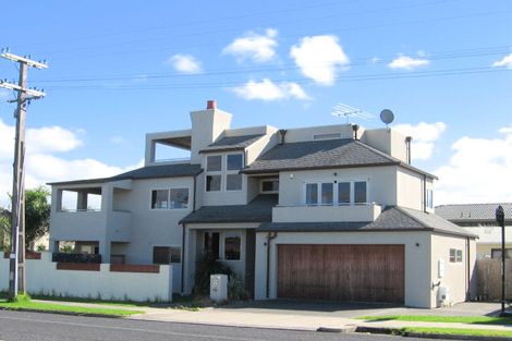 Photo of property in 8 Devon Road, Bucklands Beach, Auckland, 2012