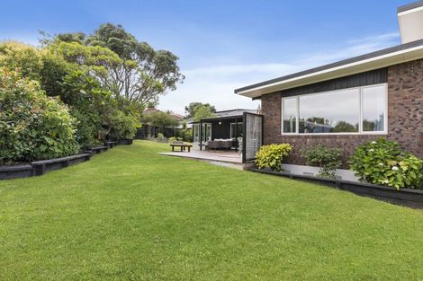 Photo of property in 11 Bacot Place, Howick, Auckland, 2014