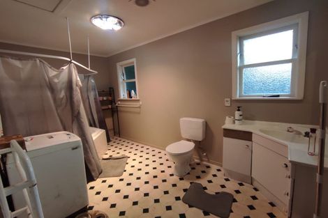 Photo of property in 69 Dundale Avenue, Blockhouse Bay, Auckland, 0600