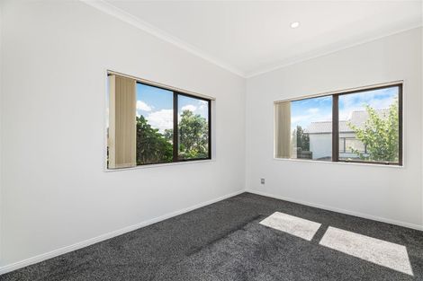 Photo of property in 76 San Valentino Drive, Henderson, Auckland, 0612