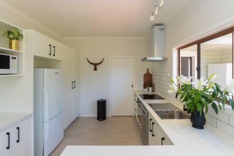 Photo of property in 472 Maharakeke Road, Waipukurau, 4281