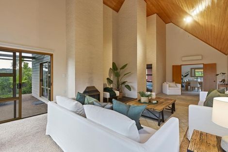 Photo of property in 39 Robinson Road, Whitianga, 3510