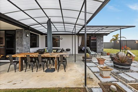 Photo of property in 11 Aparima Place, Awatoto, Napier, 4110