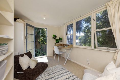 Photo of property in 5 Dale Road, Raumati South, Paraparaumu, 5032