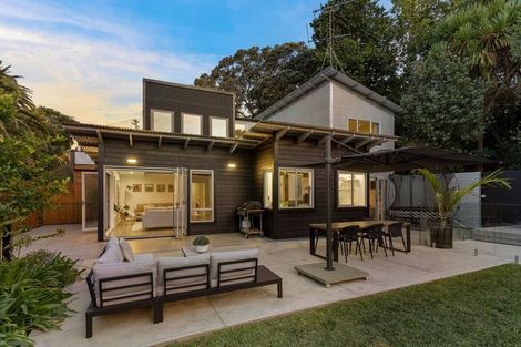 Photo of property in 890 Beach Road, Waiake, Auckland, 0630