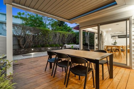 Photo of property in 21a Channel View Road, Campbells Bay, Auckland, 0630