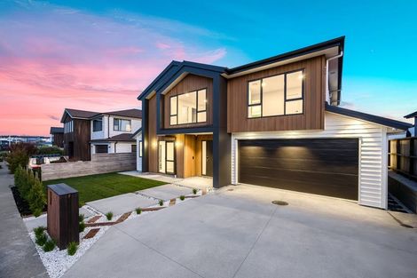 Photo of property in 15 Kumukumu Road, Long Bay, Auckland, 0630