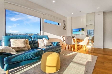 Photo of property in Frank Sargeson Apts, 205/80 Anzac Street, Takapuna, Auckland, 0622