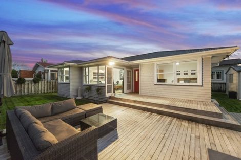 Photo of property in 18 Braid Road, St Andrews, Hamilton, 3200