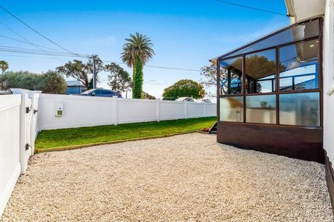 Photo of property in 21 Brixton Road, Manly, Whangaparaoa, 0930