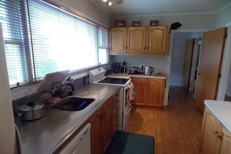 Photo of property in 2 Freemans Way, Pinehaven, Upper Hutt, 5019