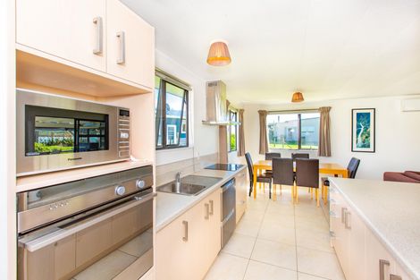 Photo of property in 11 Wainamu Road, Raglan, 3297