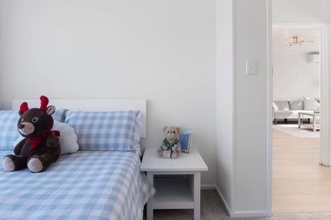 Photo of property in 2/134 Edmonton Road, Te Atatu South, Auckland, 0610