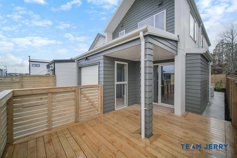 Photo of property in 15 Te Aparangi Road, Papakura, 2110