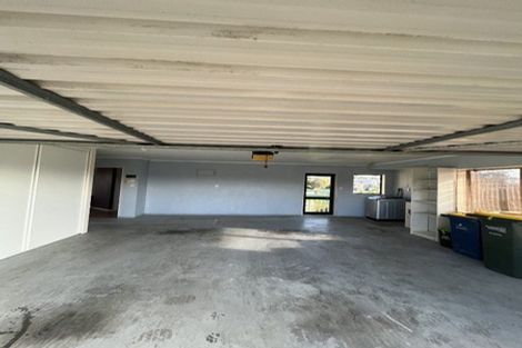 Photo of property in 16 Jubaea Place, Henderson, Auckland, 0610