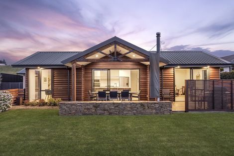 Photo of property in 12 Sapphire Spring Rise, Wanaka, 9305