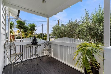 Photo of property in 1/19 Brook Street, Milford, Auckland, 0620