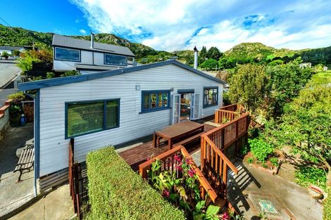 Photo of property in 10 Cornwall Road, Lyttelton, 8082