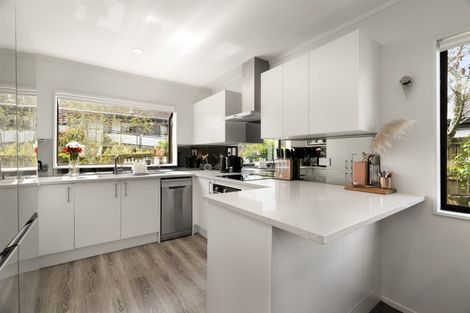 Photo of property in 80b Aviemore Drive, Highland Park, Auckland, 2010