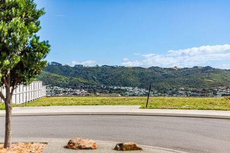 Photo of property in 16a Okupe Grove, Aotea, 5024