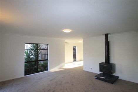 Photo of property in 17 Sailfish Drive, West Harbour, Auckland, 0618