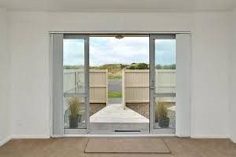 Photo of property in 1/400 Marine Parade, South New Brighton, Christchurch, 8062