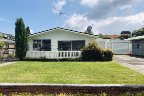 Photo of property in 14 Kowhai Street, Hamilton Lake, Hamilton, 3204