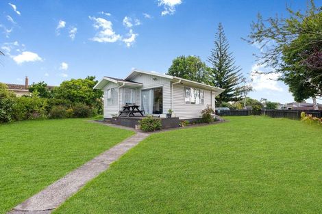 Photo of property in 1 Ronald Place, Manurewa, Auckland, 2102