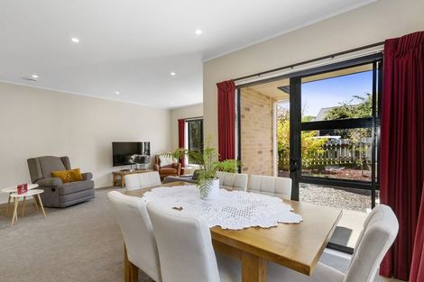 Photo of property in 5 Ranui Terrace, Tawa, Wellington, 5028