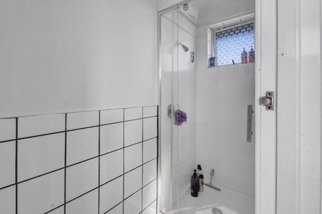 Photo of property in 6 Kowhai Street, Inglewood, 4330