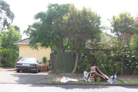 Photo of property in 12 Beaubank Road, Kelston, Auckland, 0602