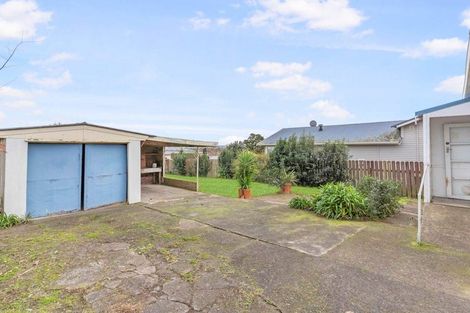 Photo of property in 187 Blockhouse Bay Road, Avondale, Auckland, 0600