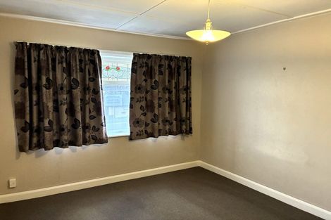 Photo of property in 48 Queens Drive, Lyall Bay, Wellington, 6022